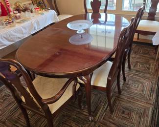 Thomasville Cherry Dining Table & Chairs