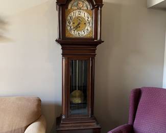 Chippendale style grandfather clock 8'H