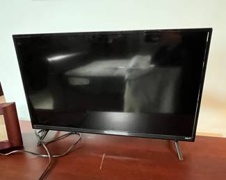 TLC 32" smart flatscreen TV