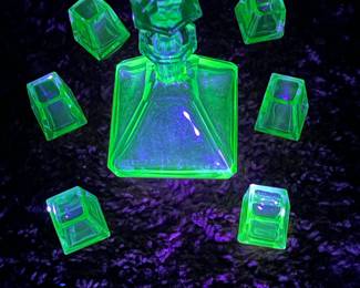 Decanter with 6 Shot Glasses Set Uranium Glass????
