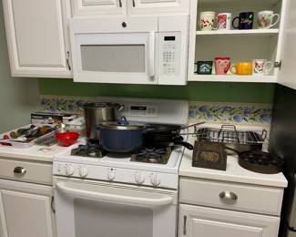 Kitchen Cookware, Cooking Utensils and Mugs