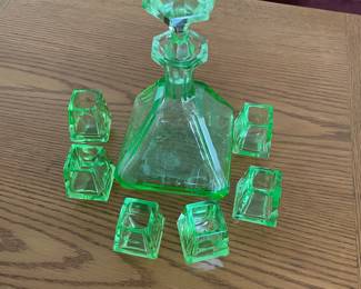 Decanter with 6 Shot Glasses Set Uranium Glass????