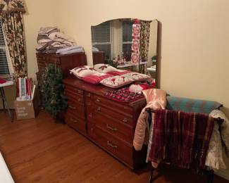 Queen Bedding Set, Christmas/Winter Pillows, assorted blankets