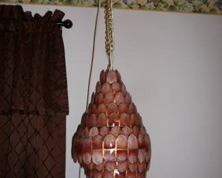 Hanging Shell lamp