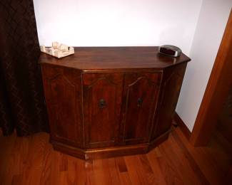 foyer chest
