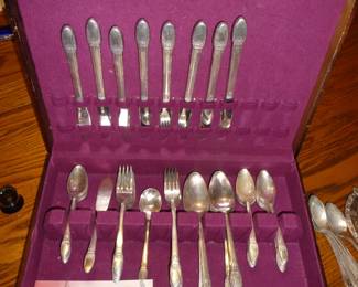 1847 Rogers silver plate / with box