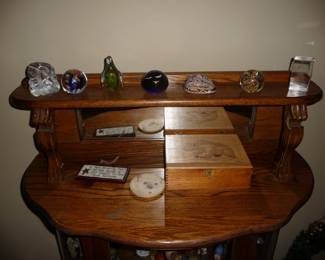paperweights / table with mirror