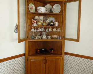 corner cupboard / FULL