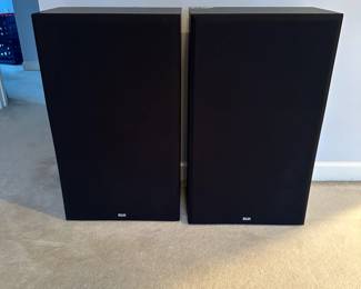 O61 - $125. KLH Audio Floor Standing Speakers. Model KLH 9915. Measures 19" wide x 12" deep x 33" tall. 