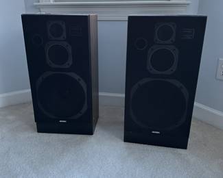R58 - $125. Vintage 80s Jensen 3100 Speakers. Measures 13" wide x 10.5" deep x 26" tall. 