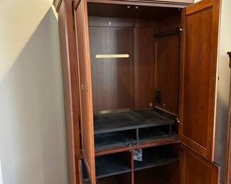 R15 - $100. Thomasville Media Armoire. Measures 43" wide x 23" deep x 81" tall. Moves in ONE Piece! You will need 2 strong people to move this out. Very good / gently used condition. 