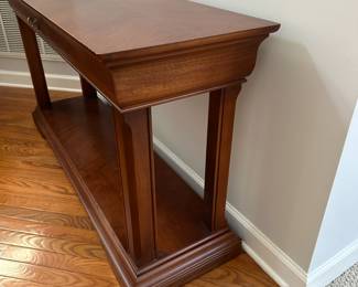 R22 - $125. Thomasville Sofa Table. Measures 52" x 16" deep x 28" tall. Excellent Condition! No issues noted - drawer slides easily!