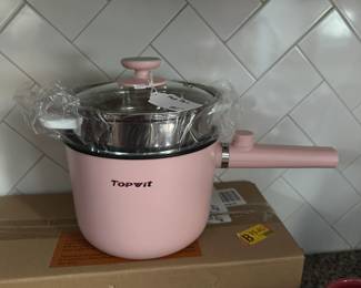 O67 - $15.  TopWit HotPot