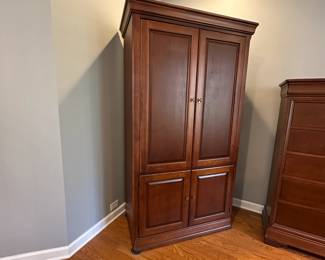 R15 - $100. Thomasville Media Armoire. Measures 43" wide x 23" deep x 81" tall. Moves in ONE Piece! You will need 2 strong people to move this out. Very good / gently used condition. 