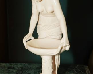 "Bathing Venus" alabaster sculpture-G. Ruggeri