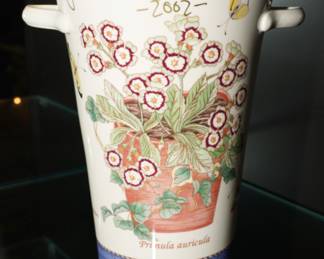 "Duchess of York Signed" Wedgewood "Sarah's Garden" Vase