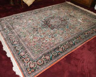Silk floor rug-in beautiful condition! approximately 10.5 x 7.5