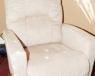 La-Z-Boy recliners x 3