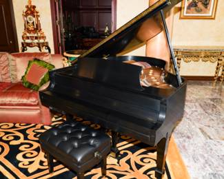 Steinway Grand Model M Piano in Ebony 