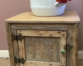 Hercules Antique Commode With Enamel Pot