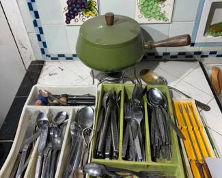 ANTIGUA by National Flatware, Fondue Pot Random Flatware