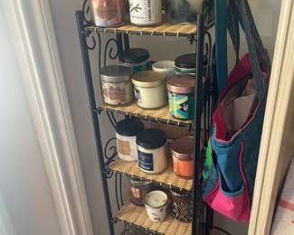 WONDERFUL AMOUNT OF QUALITY CANDLES  LOTS OF BATH AND BODY WORKS  AND OTHERS 