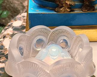 Sabino France Opalescent Art Glass Mini Resting Sparrow | Lalique Serpentine Dish