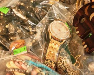 Costume Jewelry (35+ lbs}