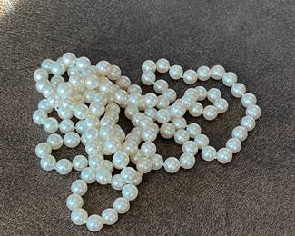 Item 12 - Pearl Necklace
One pearl necklace with the following characteristics:
Akoya Pearl Necklace Attributes
Weight: 90.30 gms
Strand Length: 46 inches - Opera
Number of Strands: 1
Number of pearls: 140
Size: 7-1/2 mm to 8 mm
Shape: Near round
Color: Cream / w/ rose overtones
Luster: Very Good
Surface: Lightly spotted
Nacre quality: Very good
Matching: Very good
$800