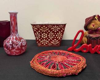Feeling Red Beautiful decor Items