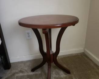 Wood pedestal side table