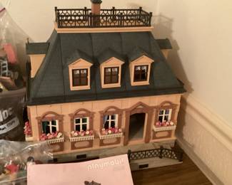 Playmobil Victorian dollhouse with room furniture & people