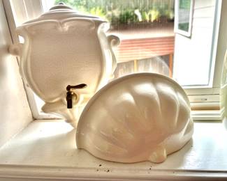 White Porcelain Wall Mount Lavabo with Basin