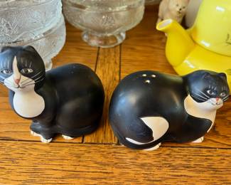 Warren Kimble Cats Salt & Pepper Shakers