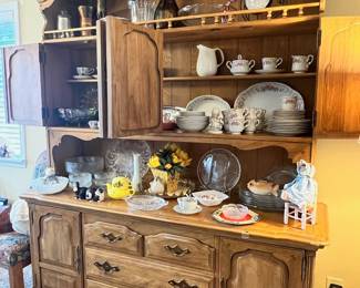 Colonial Early American Buffet Hutch