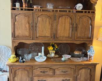 Colonial Early American Buffet Hutch