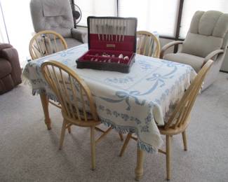 Pine Dinette Table & Chairs