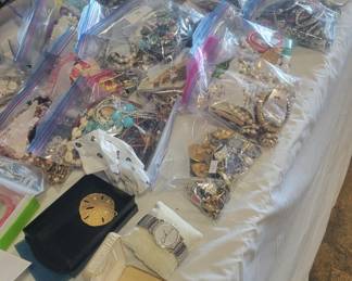 Costume jewelry 
