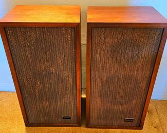 Pair of vintage MARANTZ Imperial 5 speakers.