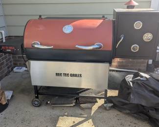 B4 - $650. Rec Tec Grill RT-680. Gently used and was covered when not in use. Great smoker BBQ. 