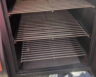 B4 - $650. Rec Tec Grill RT-680. Gently used and was covered when not in use. Great smoker BBQ. 
