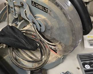 B64 - $60. Delta 36-040, 8 1/4" Compound Miter Saw