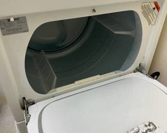 B168 - $100. Electric Dryer. Kenmore 90 Series. 
