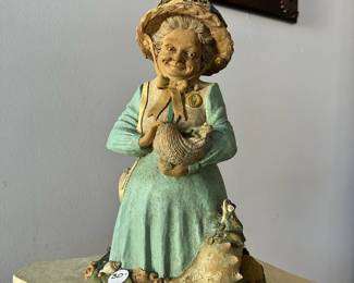 B13 - $30.  Large Tom Clark "Lilypon-Green Thumb" Gnome Measures 10.5" T.  