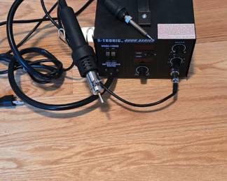 B126 - $75. X-Tronic 4000 Series Model 4040  Soldering Station