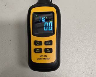 B74 - $15. MT-912 Light Meter