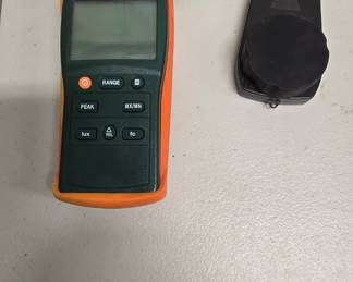 B79 - $75. Extech Easy View 30 Light Meter