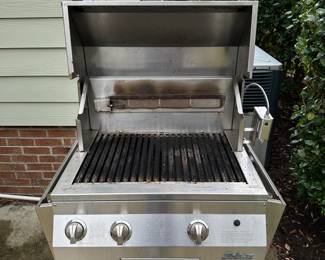B5 - $800. Solaire Infrared Grilling System. Was always covered when not in use. 