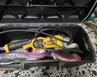 B61 - $125. Dewalt DWP849X 7"/9" Polisher