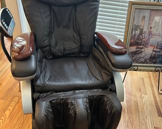 MASSAGE CHAIR